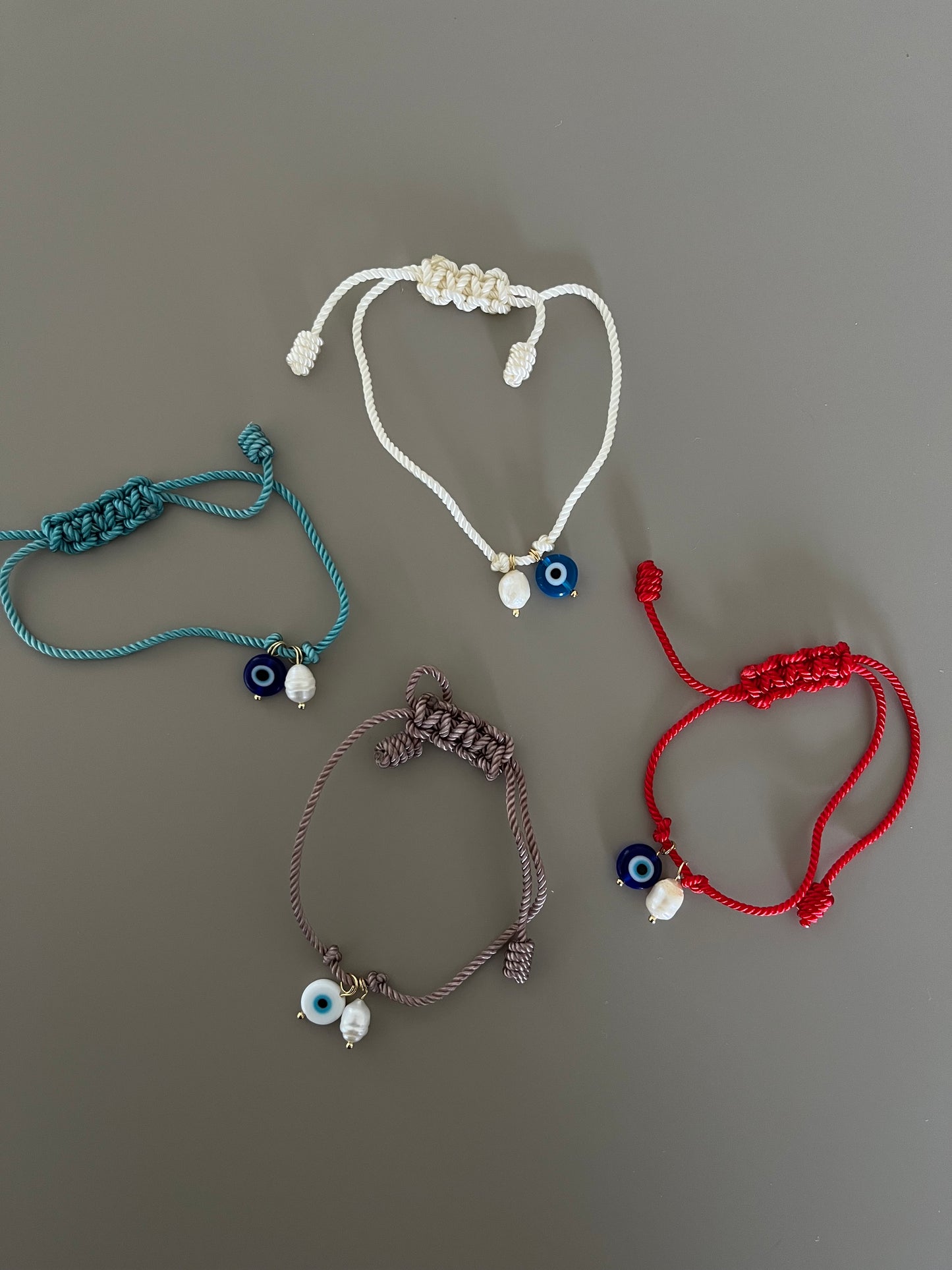 Pulsera de cuerda con ojo