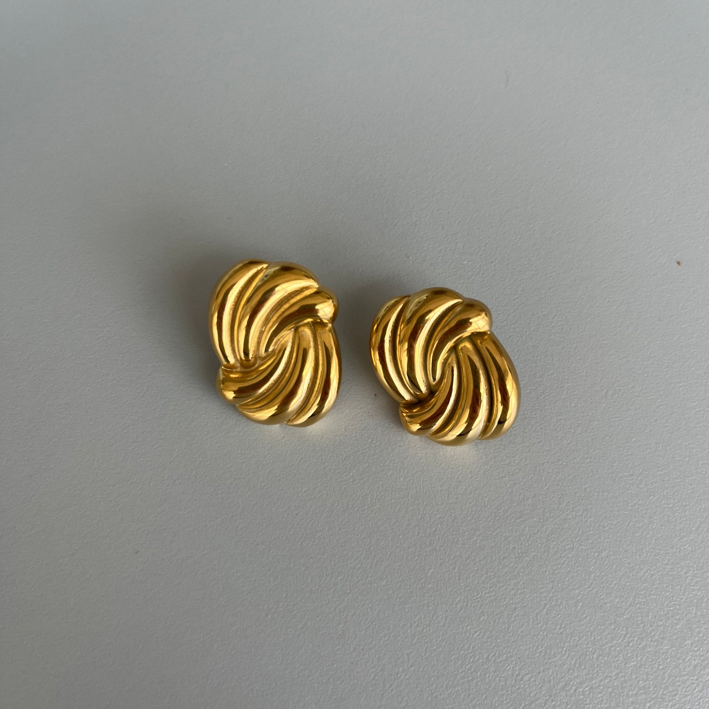 Aretes statment
