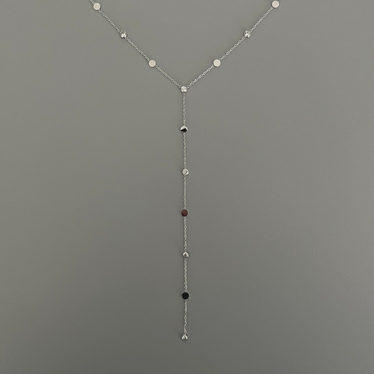 Collar corbatín con zirconias