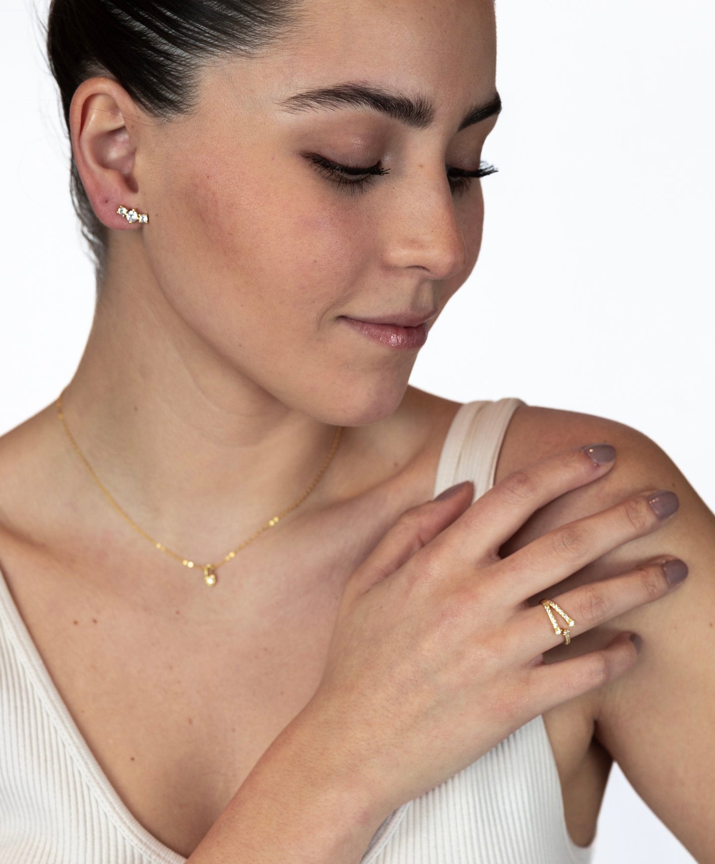 Anillo lineas con zirconias