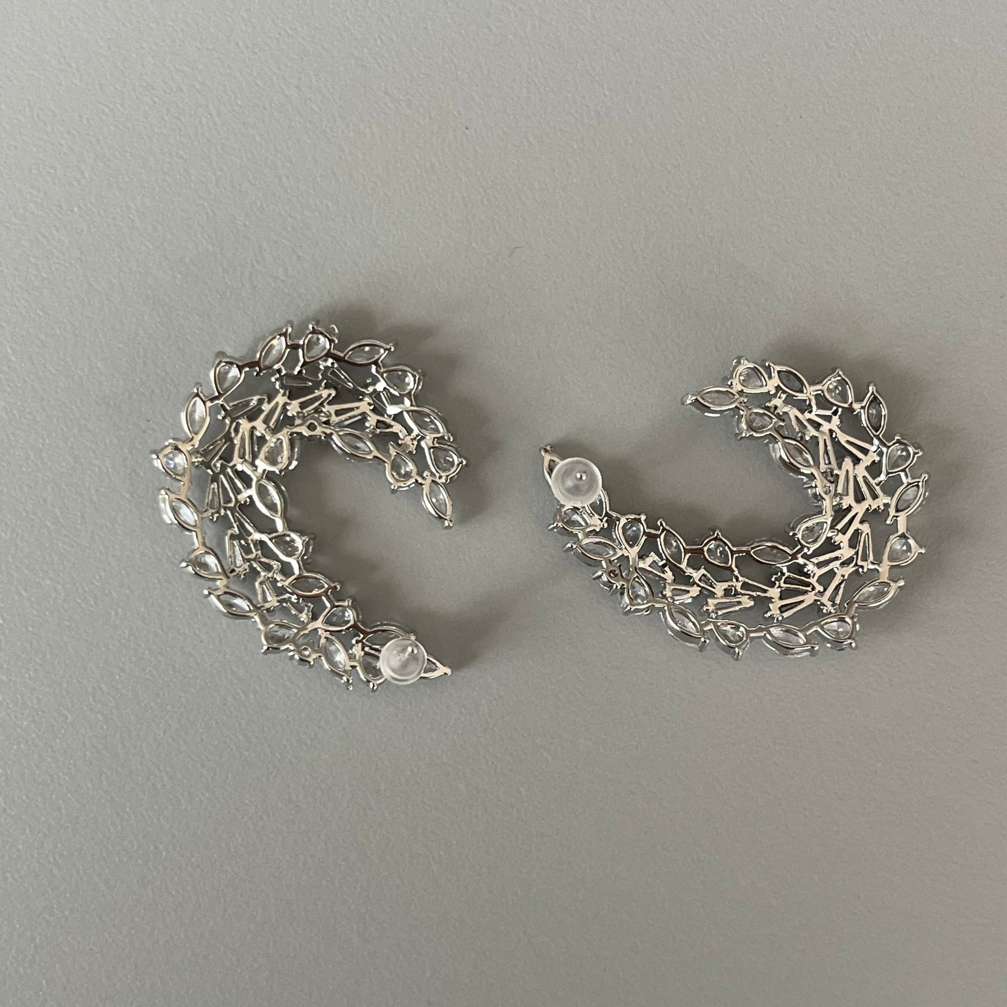 Aretes elegantes luna