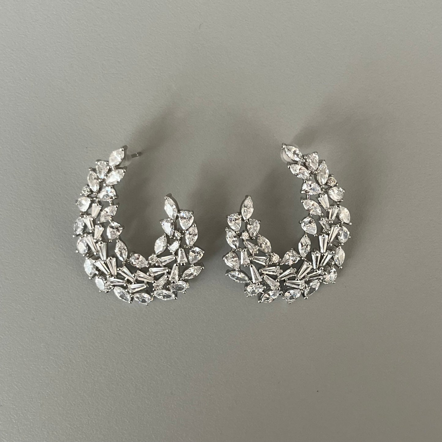 Aretes elegantes luna