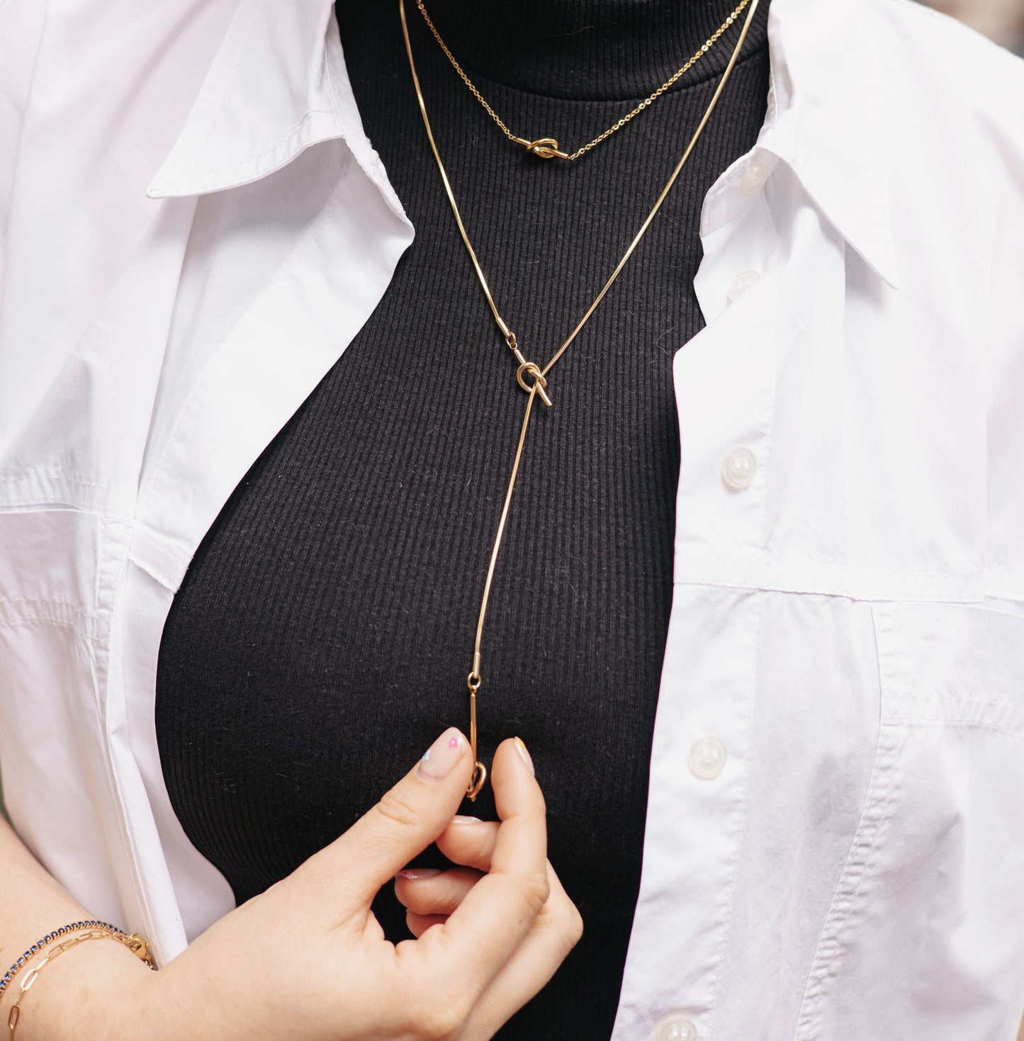 Collar nudo corto