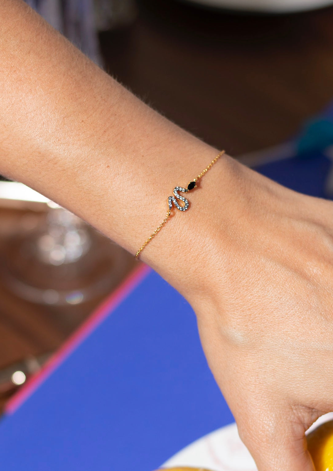 Pulsera serpiente con zirconias negras