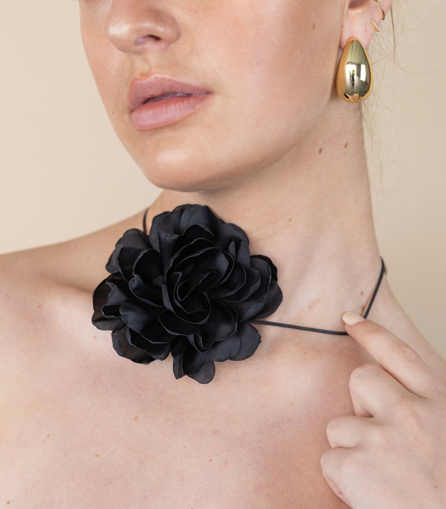 Choker de flor oversized