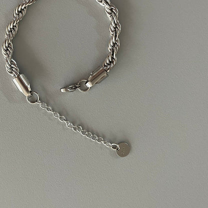 Pulsera cadena torcida