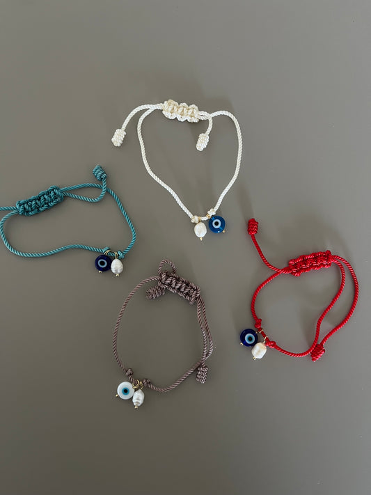 Pulsera de cuerda con ojo