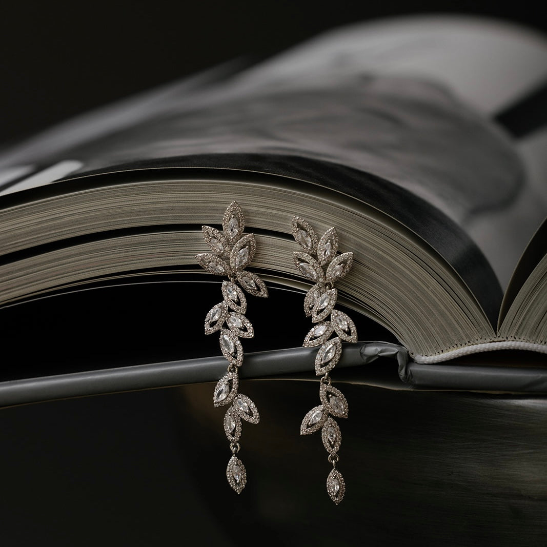 Aretes de hojas largos