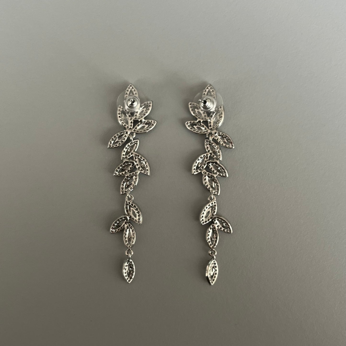 Aretes de hojas largos