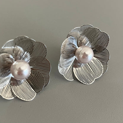 Aretes flor con perla