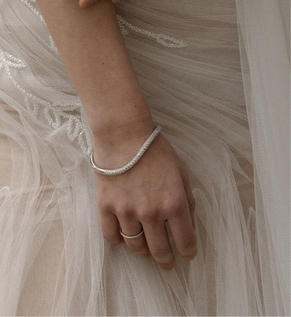 Brazalete curveado