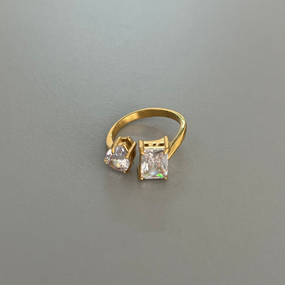 Anillo gemas dorado