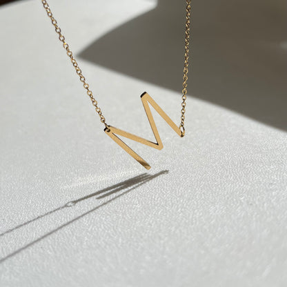 Collar inicial grande
