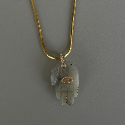 Collar mano de piedra