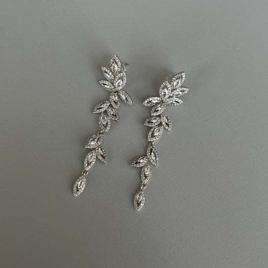 Aretes de hojas largos