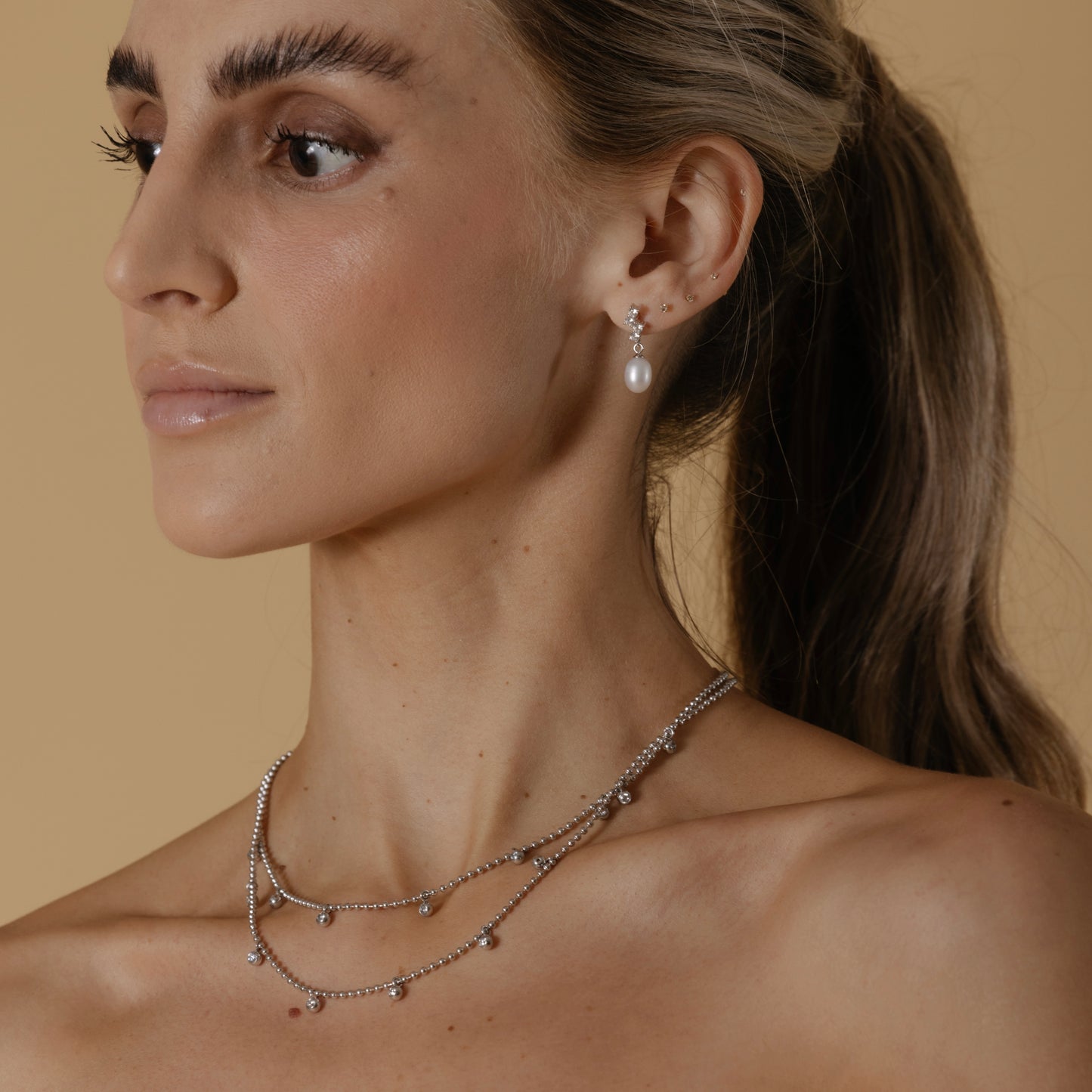 Collar doble bolitas