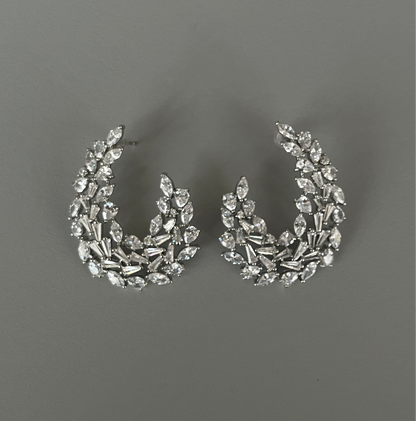 Aretes elegantes luna