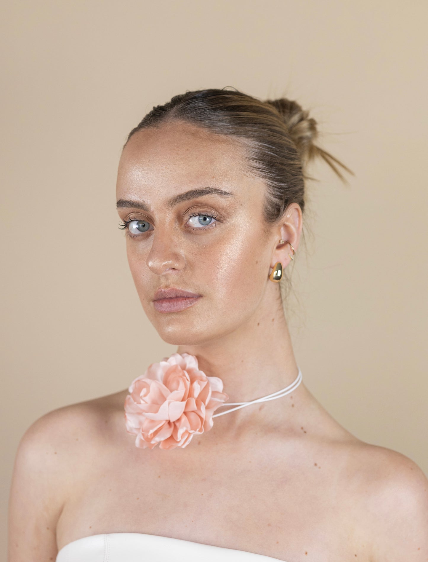 Choker de flor oversized