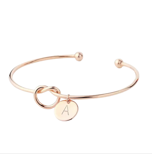 Brazalete iniciales
