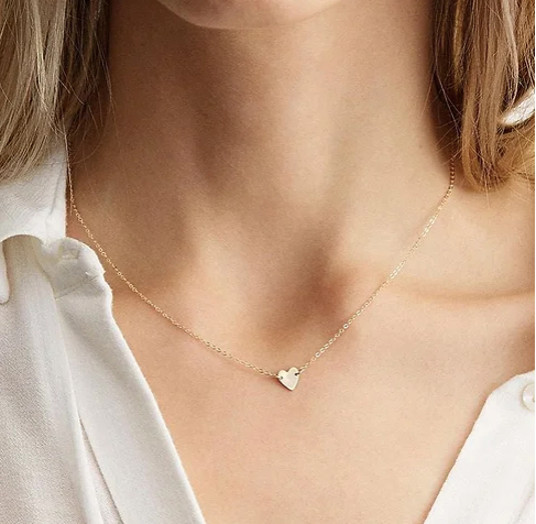 Collar con figura de corazón