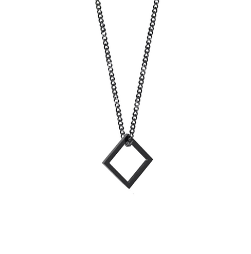 Collar cuadrado negro