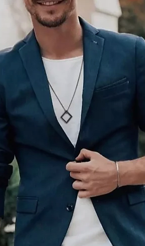 Collar cuadrado negro
