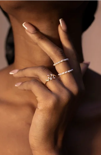 Par anillos de perlas naturales
