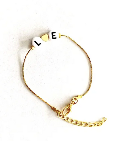 Pulsera con iniciales