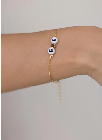 Pulsera con iniciales